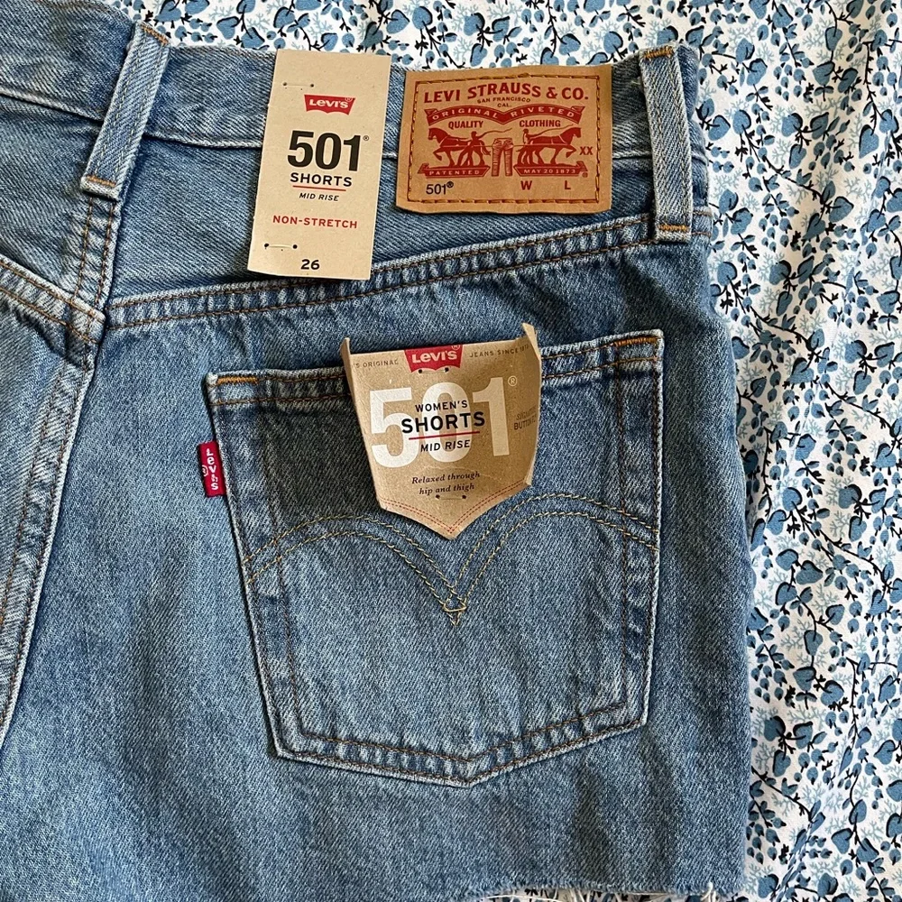 Bundle ✨ Sans Souci Boho Style Knit Crop Top L & Levi 501 Mid Rise Short 26 - Picture 3 of 3